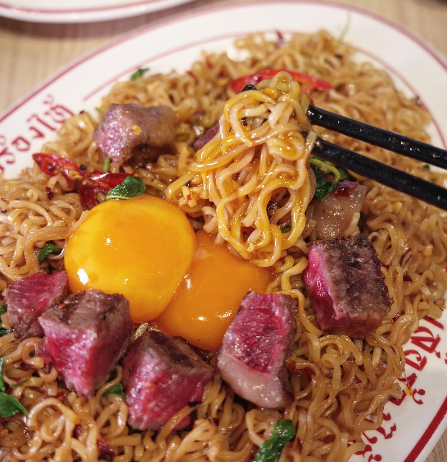 ก๋วยเตี๋ยวเรือในคลอง อยุธยา, กรุงเก่า"เตี๋ยวเรือ", ร้านก๋วยเตี๋ยวเรือโอ่งบนแพริมแม่น้ำน้อย, ก๋วยเตี๋ยวเรือกิมหลวน อยุธยา, ก๋วยเตี๋ยวเรือ ตาลเดี่ยว'เตี๋ยวเรือ, ก๋วยเตี๊ยวลุงแจ๊ะ (บัวหวาน), ร้านก๋วยเตี๋ยวตาไห (คลองท่อ), ก๋วยเตี๋ยวเรือแม่วันดี อยุธยา