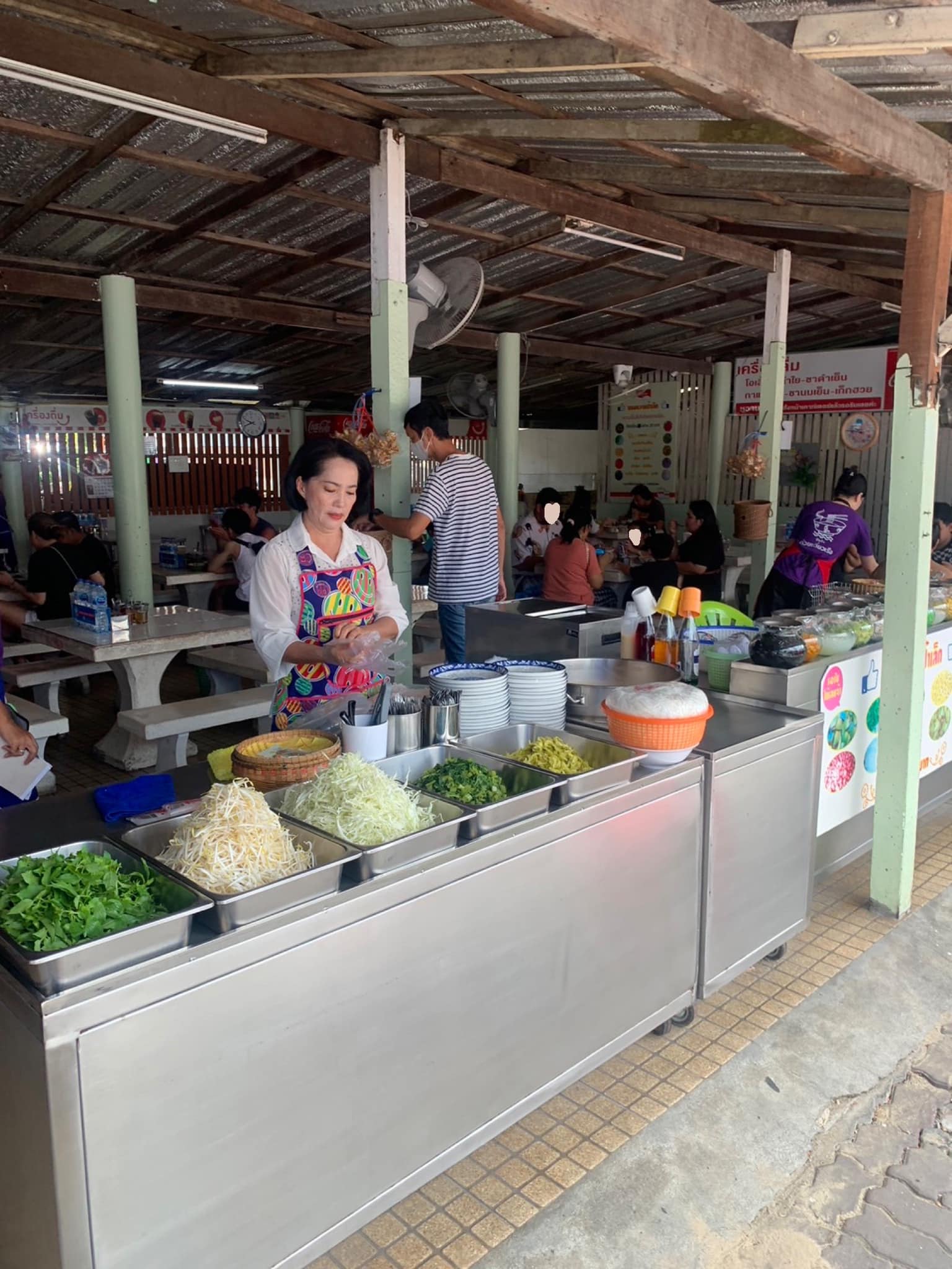 ก๋วยเตี๋ยวเรือในคลอง อยุธยา, กรุงเก่า"เตี๋ยวเรือ", ร้านก๋วยเตี๋ยวเรือโอ่งบนแพริมแม่น้ำน้อย, ก๋วยเตี๋ยวเรือกิมหลวน อยุธยา, ก๋วยเตี๋ยวเรือ ตาลเดี่ยว'เตี๋ยวเรือ, ก๋วยเตี๊ยวลุงแจ๊ะ (บัวหวาน), ร้านก๋วยเตี๋ยวตาไห (คลองท่อ), ก๋วยเตี๋ยวเรือแม่วันดี อยุธยา