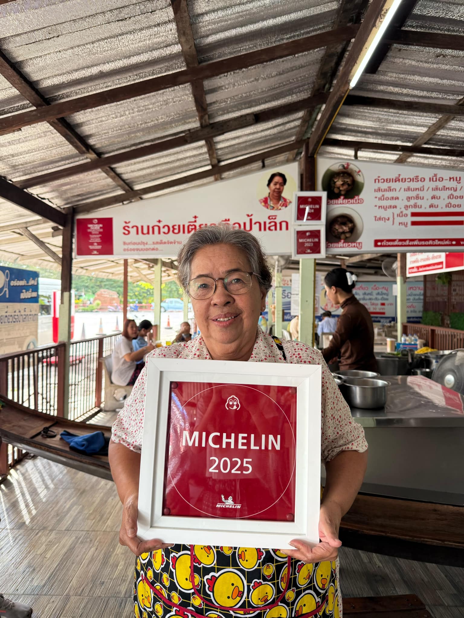 ก๋วยเตี๋ยวเรือในคลอง อยุธยา, กรุงเก่า"เตี๋ยวเรือ", ร้านก๋วยเตี๋ยวเรือโอ่งบนแพริมแม่น้ำน้อย, ก๋วยเตี๋ยวเรือกิมหลวน อยุธยา, ก๋วยเตี๋ยวเรือ ตาลเดี่ยว'เตี๋ยวเรือ, ก๋วยเตี๊ยวลุงแจ๊ะ (บัวหวาน), ร้านก๋วยเตี๋ยวตาไห (คลองท่อ), ก๋วยเตี๋ยวเรือแม่วันดี อยุธยา