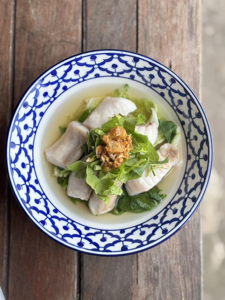 ก๋วยเตี๋ยวเรือในคลอง อยุธยา, กรุงเก่า"เตี๋ยวเรือ", ร้านก๋วยเตี๋ยวเรือโอ่งบนแพริมแม่น้ำน้อย, ก๋วยเตี๋ยวเรือกิมหลวน อยุธยา, ก๋วยเตี๋ยวเรือ ตาลเดี่ยว'เตี๋ยวเรือ, ก๋วยเตี๊ยวลุงแจ๊ะ (บัวหวาน), ร้านก๋วยเตี๋ยวตาไห (คลองท่อ), ก๋วยเตี๋ยวเรือแม่วันดี อยุธยา