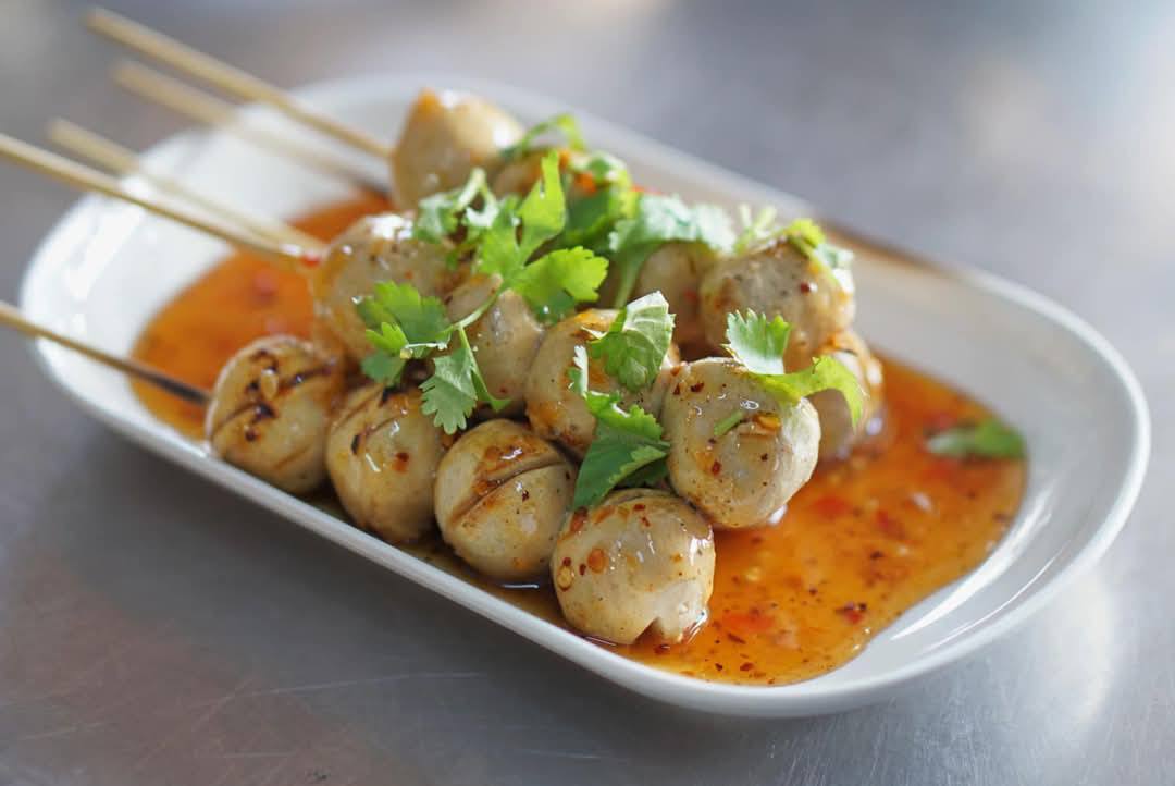 ก๋วยเตี๋ยวเรือในคลอง อยุธยา, กรุงเก่า"เตี๋ยวเรือ", ร้านก๋วยเตี๋ยวเรือโอ่งบนแพริมแม่น้ำน้อย, ก๋วยเตี๋ยวเรือกิมหลวน อยุธยา, ก๋วยเตี๋ยวเรือ ตาลเดี่ยว'เตี๋ยวเรือ, ก๋วยเตี๊ยวลุงแจ๊ะ (บัวหวาน), ร้านก๋วยเตี๋ยวตาไห (คลองท่อ), ก๋วยเตี๋ยวเรือแม่วันดี อยุธยา