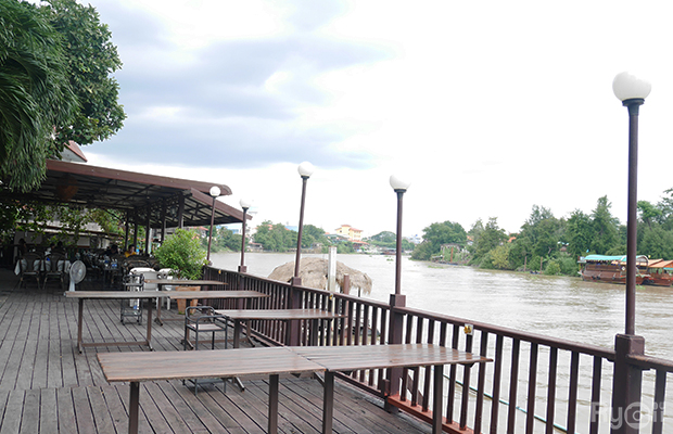 ชายน้ำ, ทรัพย์เจริญซีฟู๊ด-ดำ, กุ้งเผาราชคราม, บ้านอยุธยารมย์, บ้านไม้ริมน้ำ, แกรนด์เจ้าพระญา, บ้านอู่ทอง