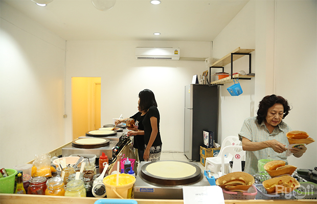 Cypher Gelato, สุกี้จินดา, สาขาลาดพร้าววังหิน, เถ่าชิ่ว น้ำเต้าหู้มือหนึ่ง, เตาถ่าน หมูกระทะ, Unfinished Coffee Roaster, เซี้ยม ก๋วยเตี๋ยวสุโขทัย วังหิน, เครปป้าเฉื่อย, สาขา Plaza Lagoon, เฝอ'54, สาขาลาดพร้าววังหิน 60, ซ้งเป็ดพะโล้, ผัดไทยวังหิน Showปัง, ราดหน้าฟาไฉ, โกวนัน, โกวใหญ่ ก๋วยเตี๋ยวหมูต้มยำ, รัตนา ราชาบะหมี่เกี๊ยวข้าวหมูแดง, ทวีชัยเป็ดพะโล้, กล้วยทอดล้านช้าง, Wood Café, หมูมาไก่ไป, เลิศทิพย์วังหิน, ก๋วยเตี๋ยวต้มยำไข่ลาวา, Buta Shabu, โก โรตีชาชัก ลาดพร้าววังหิน