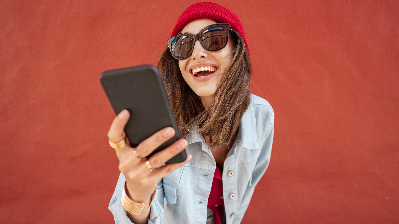 แคปชั่นกวนๆ น่ารักเรียกรอยยิ้ม, แคปชั่นอ่อย น่ารักๆ เท่ๆ, แคปชั่นเด็ด เรียกยอดไลค์กระจาย,  แคปชั่นเสี่ยว ส่งไปเกี่ยวหัวใจเธอ, แคปชั่นฮา สาระไม่มี ตลกไปวันๆ, แคปชั่นกวนๆ ภาษาอังกฤษ โพสต์อินเตอร์แบบเท่ๆ