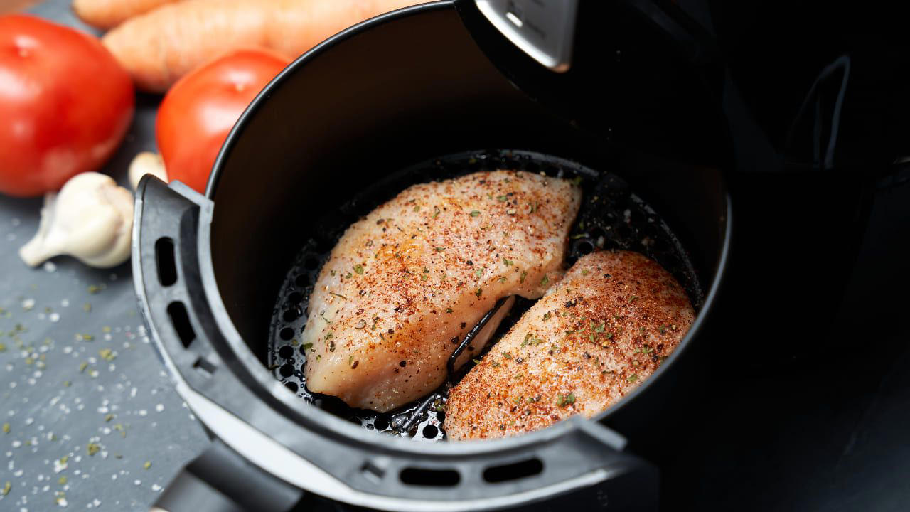 1. แซลมอนย่าง, 2. ไข่เจียวไร้น้ำมัน, 3. หมูทอดแดดเดียว, 4. ไก่ย่างน้ำจิ้มแจ่ว, 5. ไข่กระทะ, 6. ขนมปังหน้าหมู, 7. หมูก้อนทอด, 8. เปาะเปี๊ยะทอด, 9. กล้วยปิ้ง, 10. เค้กกล้วยหอม