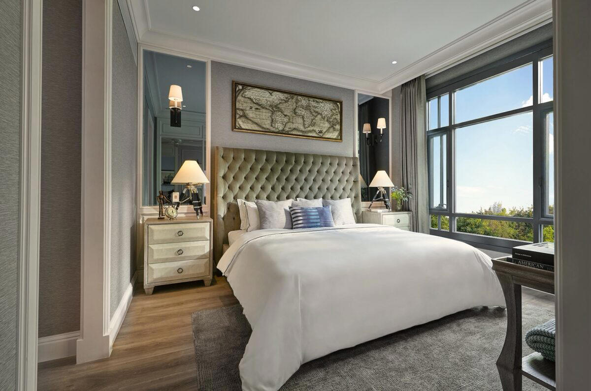 แรงบันดาลใจ “ช่วยพ่อ” ดูแลเด็กกำพร้าเมื่อ 33 ปีที่แล้ว, เซ็ตธุรกิจขึ้นมาเพื่อไล่ล่าองค์ความรู้ “ซีเนียร์ลิฟวิ่ง”, ผนึกพันธมิตรประสบการณ์ 105 ปี “เบย์เครสต์ แคนาดา”, Health &amp; Brain Center ดูแลคุณภาพชีวิตผู้สูงวัยทุกมิติ, โชว์เคสดีไซน์ Aging-In-Place &amp; Universal Design, มาตรฐานสากลสถานพยาบาล x WELL Building Standard