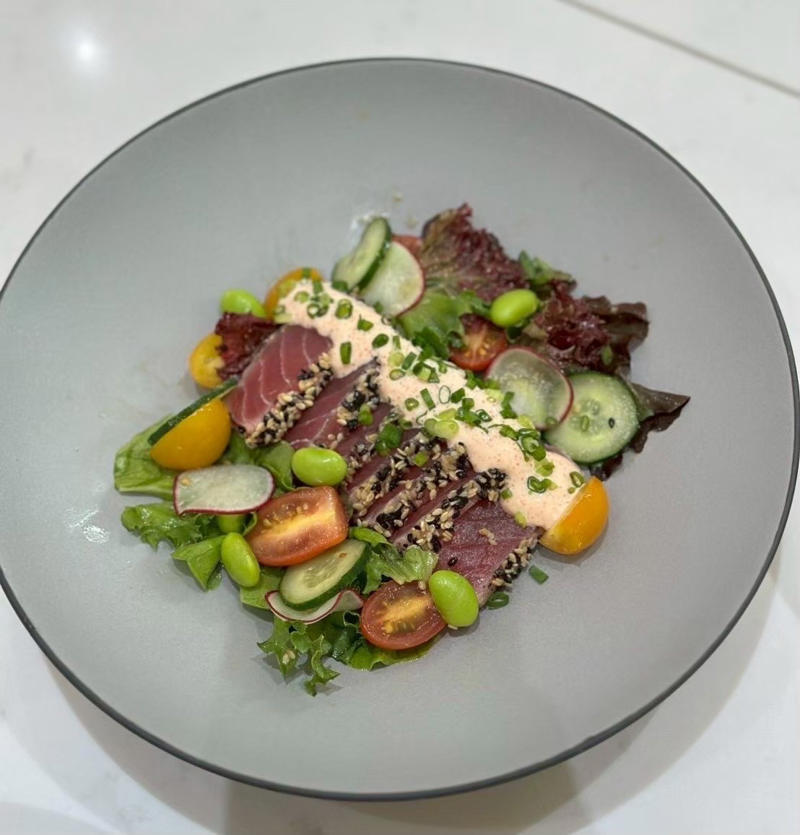 แรงบันดาลใจ “ช่วยพ่อ” ดูแลเด็กกำพร้าเมื่อ 33 ปีที่แล้ว, เซ็ตธุรกิจขึ้นมาเพื่อไล่ล่าองค์ความรู้ “ซีเนียร์ลิฟวิ่ง”, ผนึกพันธมิตรประสบการณ์ 105 ปี “เบย์เครสต์ แคนาดา”, Health &amp; Brain Center ดูแลคุณภาพชีวิตผู้สูงวัยทุกมิติ, โชว์เคสดีไซน์ Aging-In-Place &amp; Universal Design, มาตรฐานสากลสถานพยาบาล x WELL Building Standard