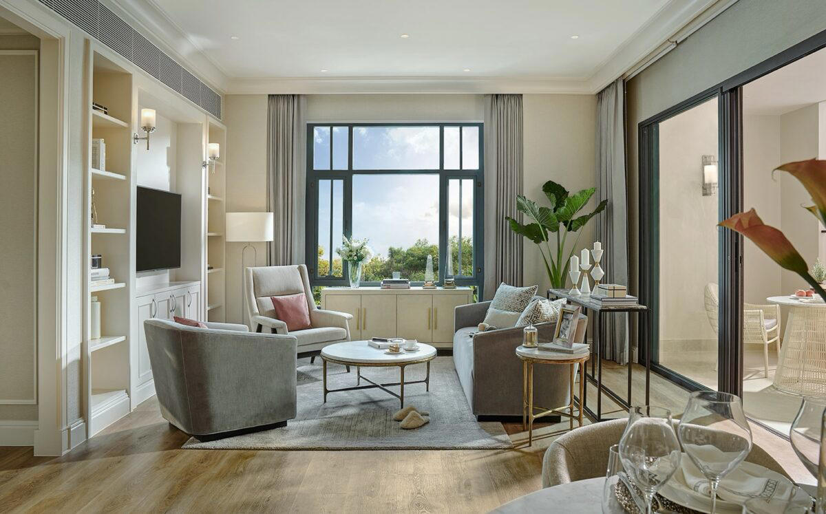 แรงบันดาลใจ “ช่วยพ่อ” ดูแลเด็กกำพร้าเมื่อ 33 ปีที่แล้ว, เซ็ตธุรกิจขึ้นมาเพื่อไล่ล่าองค์ความรู้ “ซีเนียร์ลิฟวิ่ง”, ผนึกพันธมิตรประสบการณ์ 105 ปี “เบย์เครสต์ แคนาดา”, Health &amp; Brain Center ดูแลคุณภาพชีวิตผู้สูงวัยทุกมิติ, โชว์เคสดีไซน์ Aging-In-Place &amp; Universal Design, มาตรฐานสากลสถานพยาบาล x WELL Building Standard