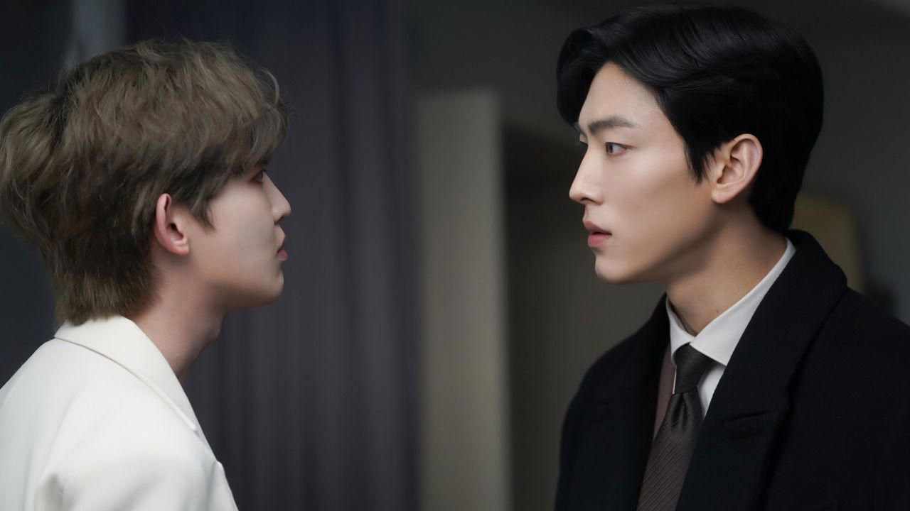 3. Love in the Big City, 4. To My Star, 5. Love for Love’s Sake, 6. FC Soldout, 7. The Director Who Buys Me Dinner, 8. Romeo and Romeo and Juliet, 9. Kissable Lips, 10. Heart Stain