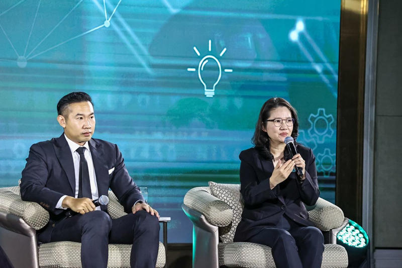 ไทยติดล็อกจาก Old Economy แต่ Deep Tech เปิดประตูสู่โอกาสใหม่, Talent คือ Quick Win ที่เริ่มได้เดี๋ยวนี้, สร้าง Soft Infrastructure เปิดคลังข้อมูลรัฐ, เศรษฐกิจใหม่ต้องตั้ง “4 เสา”, ASEAN AI Hub เป็นไปได้