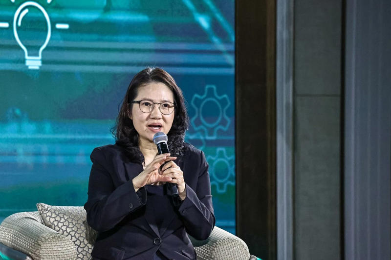 ไทยติดล็อกจาก Old Economy แต่ Deep Tech เปิดประตูสู่โอกาสใหม่, Talent คือ Quick Win ที่เริ่มได้เดี๋ยวนี้, สร้าง Soft Infrastructure เปิดคลังข้อมูลรัฐ, เศรษฐกิจใหม่ต้องตั้ง “4 เสา”, ASEAN AI Hub เป็นไปได้