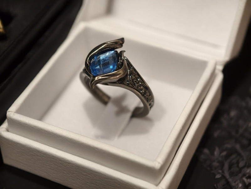 ​1. แผ่นเกมและ Digital Content: จุดเริ่มต้นของตำนาน, ​2. Music Arrangement Break &amp; Boost Vol.3: สุนทรียศาสตร์ที่จับต้องได้, ​3. Orsterra Map Mousepad: แผนที่แห่งยุทธศาสตร์, ​4. The Craftsmanship Playing Cards: ไพ่ที่ซ่อนจิตวิญญาณ, 5. Art Booklet: คลังภาพร่างแห่งโชคชะตา, ​6. 8-Sided Dice: ลูกเต๋าแห่งไตรภาคี, ​7. Ring of the Flamebringer: พันธสัญญาแห่งผู้นำเพลิง