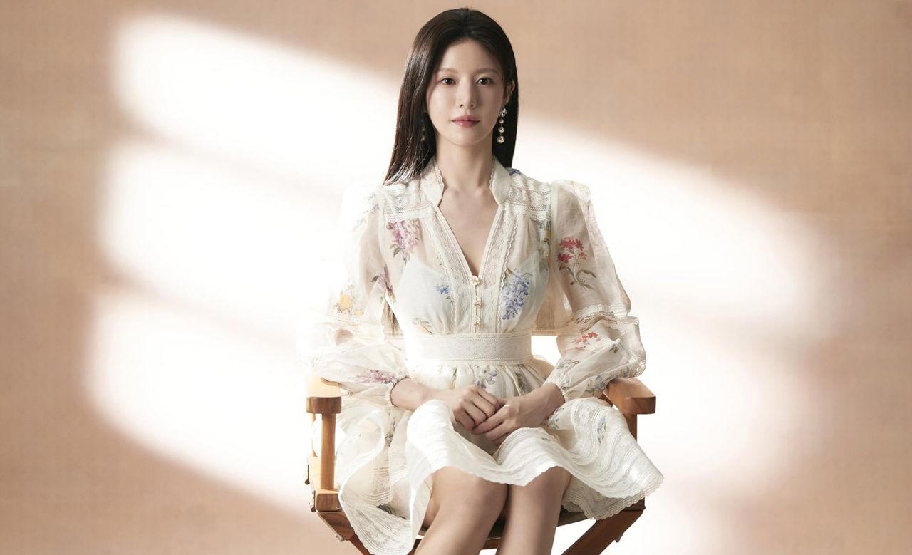 รู้จัก "คิมซอนโฮ" พระเอกซีรีส์เกาหลีเรื่อง ยากชะมัดรักภาษาอะไร (Can This Love Be Translated?) รับบท "จูโฮจิน" ล่ามหนุ่มอัจฉริยะ, รู้จัก "โกยุนจอง" นางเอกซีรีส์เกาหลีเรื่อง ยากชะมัดรักภาษาอะไร (Can This Love Be Translated?) รับบท "ชามูฮี" นักแสดงสาวชื่อดัง, เรื่องย่อซีรีส์เกาหลี Netflix 2026 "ยากชะมัดรักภาษาอะไร" (Can This Love Be Translated?), ซีรีส์เกาหลี 2026 "ยากชะมัดรักภาษาอะไร" ซับไทย-พากย์ไทย มีกี่ตอน