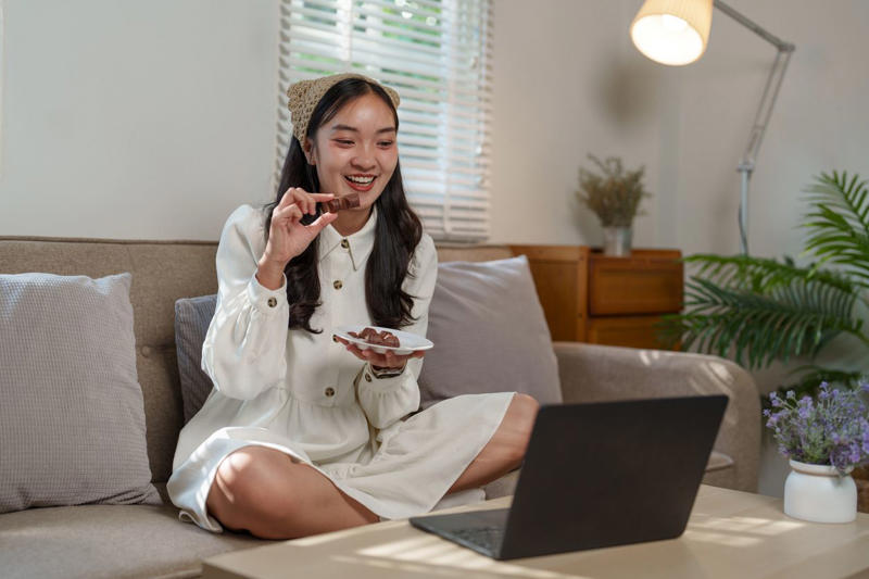 1. ประกาศศักดา “รักตัวเอง” คือที่สุด, 2. รวมพล “คนโสดสายกิน” จองบุฟเฟต์ปราบเซียน, 3. Digital Detox ปิดโซเชียลชั่วคราว, 4. กิจกรรม “สายมู” ขอความรักล่วงหน้า, 5. Solo Travel ทริปสั้นๆ ปั่นความสุข, 6. กิจกรรม Workshop ฮีลใจ แถมได้เพื่อนใหม่เพิ่มขึ้น