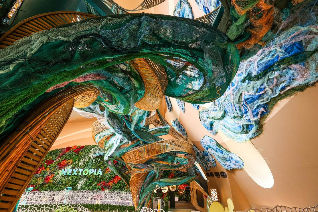 เปิดคอนเซปต์ DESIGN S/O/S: เมื่อการออกแบบคือทางรอด, ปักหมุด 4 ย่านหลัก ไฮไลท์สายอาร์ตและคนชอบถ่ายรูป, เจาะไฮไลท์ BKKDW2026 ปักหมุด “ห้างสรรพสินค้า” สายอาร์ตต้องเช็กอิน, ไฮไลท์ที่คนทำงาน “ต้องเช็กอิน” เพื่อฮีลใจ