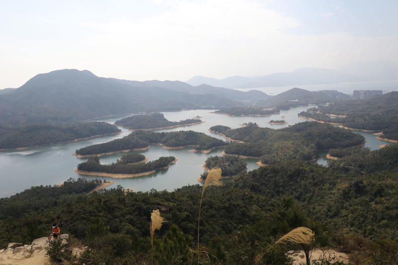 ‘ไซกุง’ มรดกโลกที่มนุษย์และธรรมชาติรังสรรค์ร่วมกัน, เข้าถึงง่าย: ‘ภูเขา’ อยู่ห่างจาก ‘รถไฟฟ้า’ เพียงไม่กี่ก้าว, ‘Peak Trail’: ป่าคอนกรีตที่ยั่งยืนบนพื้นที่อนุรักษ์ 63%, วิถีชาวเกาะลัมมา: เข็มนาฬิกาเดินช้าลงตามจังหวะน้ำขึ้น-ลง, บทสรุปฮ่องกงในมิติใหม่ที่มากกว่าการช้อปปิ้ง