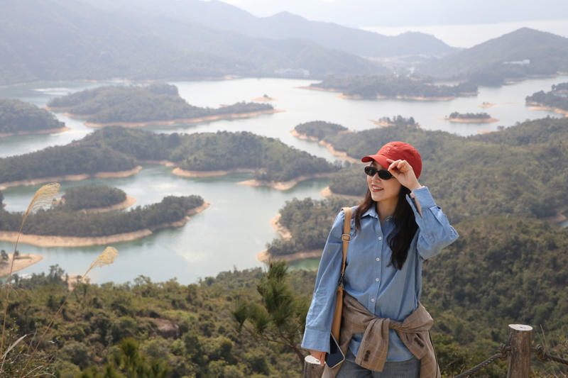 ‘ไซกุง’ มรดกโลกที่มนุษย์และธรรมชาติรังสรรค์ร่วมกัน, เข้าถึงง่าย: ‘ภูเขา’ อยู่ห่างจาก ‘รถไฟฟ้า’ เพียงไม่กี่ก้าว, ‘Peak Trail’: ป่าคอนกรีตที่ยั่งยืนบนพื้นที่อนุรักษ์ 63%, วิถีชาวเกาะลัมมา: เข็มนาฬิกาเดินช้าลงตามจังหวะน้ำขึ้น-ลง, บทสรุปฮ่องกงในมิติใหม่ที่มากกว่าการช้อปปิ้ง