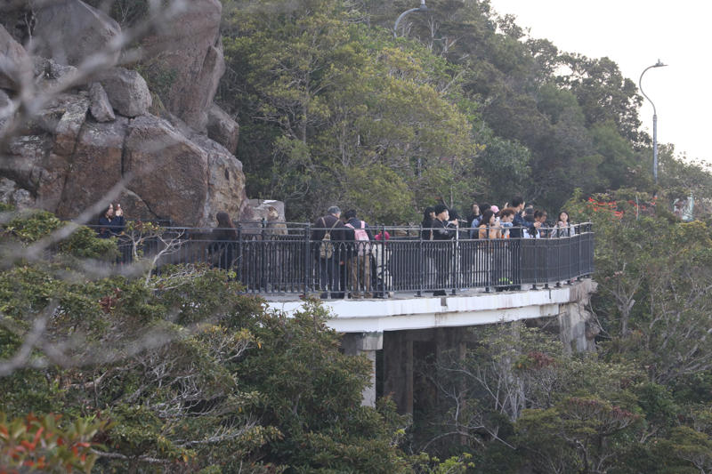 ‘ไซกุง’ มรดกโลกที่มนุษย์และธรรมชาติรังสรรค์ร่วมกัน, เข้าถึงง่าย: ‘ภูเขา’ อยู่ห่างจาก ‘รถไฟฟ้า’ เพียงไม่กี่ก้าว, ‘Peak Trail’: ป่าคอนกรีตที่ยั่งยืนบนพื้นที่อนุรักษ์ 63%, วิถีชาวเกาะลัมมา: เข็มนาฬิกาเดินช้าลงตามจังหวะน้ำขึ้น-ลง, บทสรุปฮ่องกงในมิติใหม่ที่มากกว่าการช้อปปิ้ง