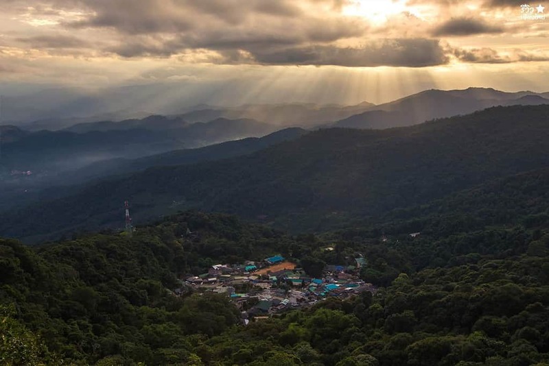 กิ่วแม่ปาน, ดอยค้ำฟ้า, ดอยปุย, ดอยปู่หมื่น, ดอยผ้าห่มปก, ดอยม่อนจอง, ดอยม่อนล้าน, ดอยม่อนเงาะ, ดอยม่อนแจ่ม, ดอยสุเทพ, ดอยหลวงเชียงดาว, ดอยหัวหมู, ดอยอ่างขาง, ดอยอินทนนท์, ดอยอินทนน์, ดอยเชียงใหม่, ดอยแม่ตะมาน, ดอยแม่โถ, ดอยไม่มีชื่อ, ที่เที่ยว เชียงใหม่, เที่ยวดอยเชียงใหม่, 25 ดอยเชียงใหม่ หน้าหนาวนี้ ขึ้นไป เที่ยวดอย รับลมหนาวปี 2024