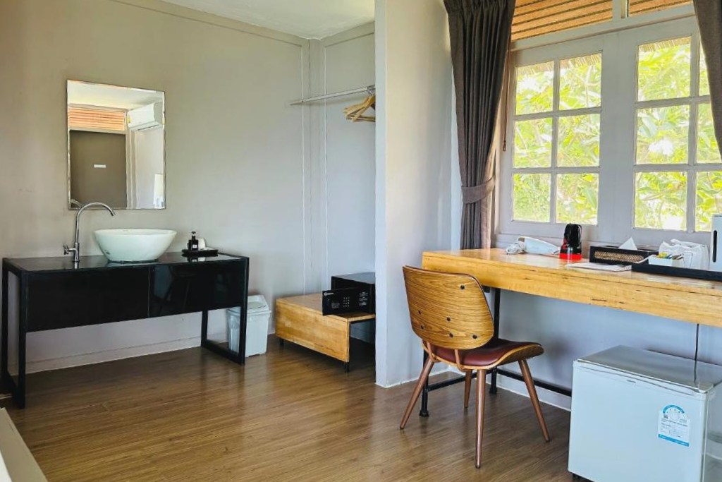 chaokoh phi phi hotel & resort, hip seaview resort @ phi phi, p2 wood loft, phi phi cliff beach resort, phi phi coco beach resort, phi phi harbour view hotel, phi phi island village beach resort, phi phi nice beach hotel hip, phi phi the beach resort, pp mountain beach resort, pp princess resort, villa 360 resort and spa, zeavola hotel, ชาวเกาะ พีพี โฮเต็ล แอนด์ รีสอร์ต, ที่พักพีพี, ที่พักพีพี 2024, ที่พักพีพี 2567, ที่พักเกาะพีพี, ที่พักเกาะพีพี 2024, ที่พักเกาะพีพี 2567, ที่พักเกาะพีพี ติดทะเล, ที่พักเกาะพีพี ติดทะเล 2024, ที่พักเกาะพีพี ติดทะเล 2567, ที่พักเกาะพีพี ติดหาด, ที่พักเกาะพีพีดอน, พาราไดส์ รีสอร์ท พีพี, พี2 วูดลอฟต์, พีพี ปรินเซส รีสอร์ท, พีพี ลองบีช รีสอร์ท แอนด์ วิลล่า, พีพี ฮาร์เบอร์วิว โฮเต็ล, พีพี เดอะ บีช รีสอร์ท, พีพี เมาน์เท็น บีช รีสอร์ท, พีพี โคโค่ บีช รีสอร์ท, พีพี ไนซ์ บีช โฮเต็ล ฮิป, พีพี ไอส์แลนด์ วิลเลจ บีช รีสอร์ท, พีพีคลิฟ บีช รีสอร์ท, วิลล่า 360 รีสอร์ท แอนด์ สปา, ฮิปซีวิวรีสอร์ทแอทพีพี, เกาะพีพี, เกาะพีพีดอน, โรงแรมซีโวล่า, top 15+ ที่พักเกาะพีพี [กรกฎาคม 2024] ติดทะเล วิวสวย จังหวัดกระบี่