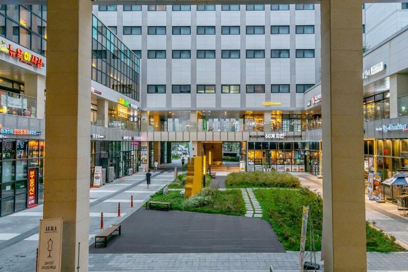 จองที่พักเกาหลี เว็บไหนดี, ที่พักสนามบินอินชอน, ที่พักอินชอน 2024, ที่พักอินชอน 2567, ที่พักใกล้สนามบินอินชอน 2567, ที่พักในสนามบินอินชอน, โรงแรมใกล้สนามบินอินชอน 2567, โรงแรมใกล้อินชอน, โรงแรมใกล้อินชอน 2024, โรงแรมใกล้อินชอน 2567, โรงแรมในอินชอน, โรงแรมในอินชอน 2565, โรงแรมในอินชอน ปีล่าสุด, โรงแรมในเกาหลีใต้, โรงแรมในเกาหลีใต้ อินชอน, top 15+ ที่พัก อินชอน เกาหลีใต้ [กรกฎาคม 2024] ใกล้สนามบิน เดินทางง่าย