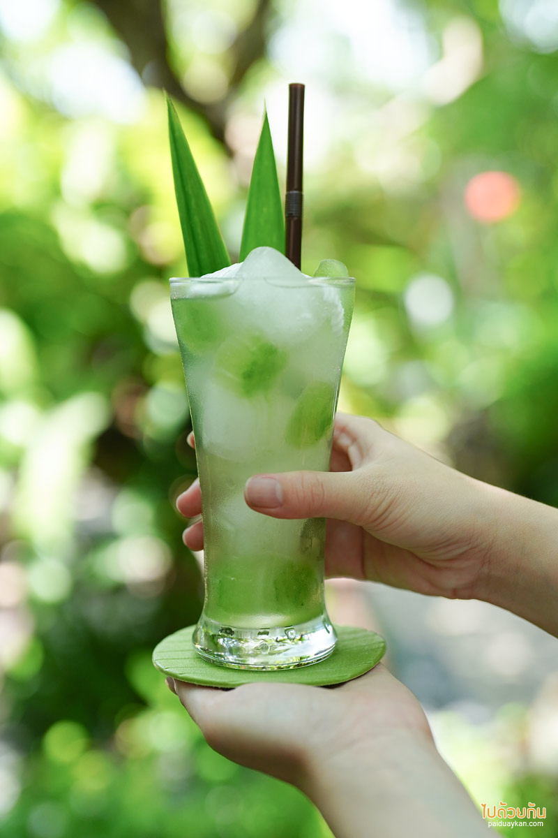 คาเฟ่นาคนิวาส, ฐ คาเฟ่, ฐ คาเฟ่น่ารัก ในสวนร่มรื่น