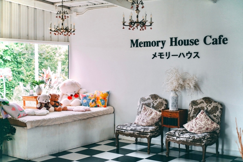 1d+ day artist, air space, air space hua hin, bamp beach & cafe, bamp cafe, bella costa, bonnie on the beach, coco & coff, drip rim lay, drip rim lay huahin, eureka beach cafe, eureka nitro coffee, iko camp & cafe, matapita, matapita cafe, memory house cafe, memory house cafe huahin, molley coffee stand, oneddayartist, pineapple surf club, rimpha chomview, s&039;more cafe, skoop beach café, sugar bloom, the moment cafe and craft, tumlay cafe & bar, tumlay cafe & bar huahin, turtle bay, turtle bay hua hin, คาเฟ่หัวหิน, คาเฟ่หัวหิน 2023, คาเฟ่หัวหิน 2024, คาเฟ่หัวหิน 2566, คาเฟ่หัวหิน 2567, คาเฟ่ใกล้ฉัน, ชูก้าบลูม คาเฟ่, บ้านใกล้วัง, บ้านใกล้วัง หัวหิน, ประจวบคีรีขันธ์ คาเฟ่, ยูเรก้าบีชคาเฟ่, ร้านอาหารไทย หัวหิน, ริมผาชมวิว, วังไกลกังวล, หัวหิน, หัวหิน 2024, อีโก้ แคมป์ แอนด์ คาเฟ่, เซิร์ฟคลับ หัวหิน, เดอะโมเม้นคาเฟ่, เมมโมรี่เฮ้าส์, โรงแรม veranda, top 20+ คาเฟ่หัวหิน [กรกฎาคม 2024] นั่งจิบกาแฟเย็น ๆ รับลมริมทะเลฟิน ๆ พร้อมมุมถ่ายรูปสุดจึ้ง!