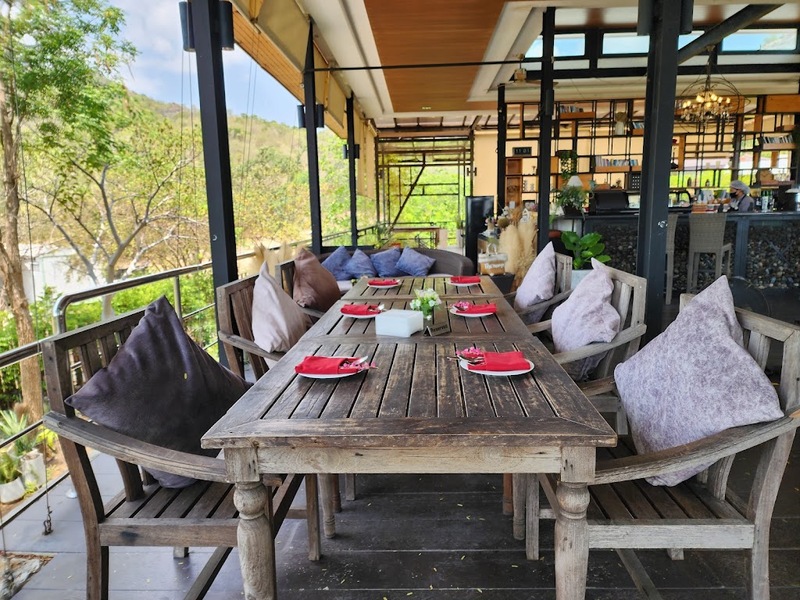 1d+ day artist, air space, air space hua hin, bamp beach & cafe, bamp cafe, bella costa, bonnie on the beach, coco & coff, drip rim lay, drip rim lay huahin, eureka beach cafe, eureka nitro coffee, iko camp & cafe, matapita, matapita cafe, memory house cafe, memory house cafe huahin, molley coffee stand, oneddayartist, pineapple surf club, rimpha chomview, s&039;more cafe, skoop beach café, sugar bloom, the moment cafe and craft, tumlay cafe & bar, tumlay cafe & bar huahin, turtle bay, turtle bay hua hin, คาเฟ่หัวหิน, คาเฟ่หัวหิน 2023, คาเฟ่หัวหิน 2024, คาเฟ่หัวหิน 2566, คาเฟ่หัวหิน 2567, คาเฟ่ใกล้ฉัน, ชูก้าบลูม คาเฟ่, บ้านใกล้วัง, บ้านใกล้วัง หัวหิน, ประจวบคีรีขันธ์ คาเฟ่, ยูเรก้าบีชคาเฟ่, ร้านอาหารไทย หัวหิน, ริมผาชมวิว, วังไกลกังวล, หัวหิน, หัวหิน 2024, อีโก้ แคมป์ แอนด์ คาเฟ่, เซิร์ฟคลับ หัวหิน, เดอะโมเม้นคาเฟ่, เมมโมรี่เฮ้าส์, โรงแรม veranda, top 20+ คาเฟ่หัวหิน [กรกฎาคม 2024] นั่งจิบกาแฟเย็น ๆ รับลมริมทะเลฟิน ๆ พร้อมมุมถ่ายรูปสุดจึ้ง!