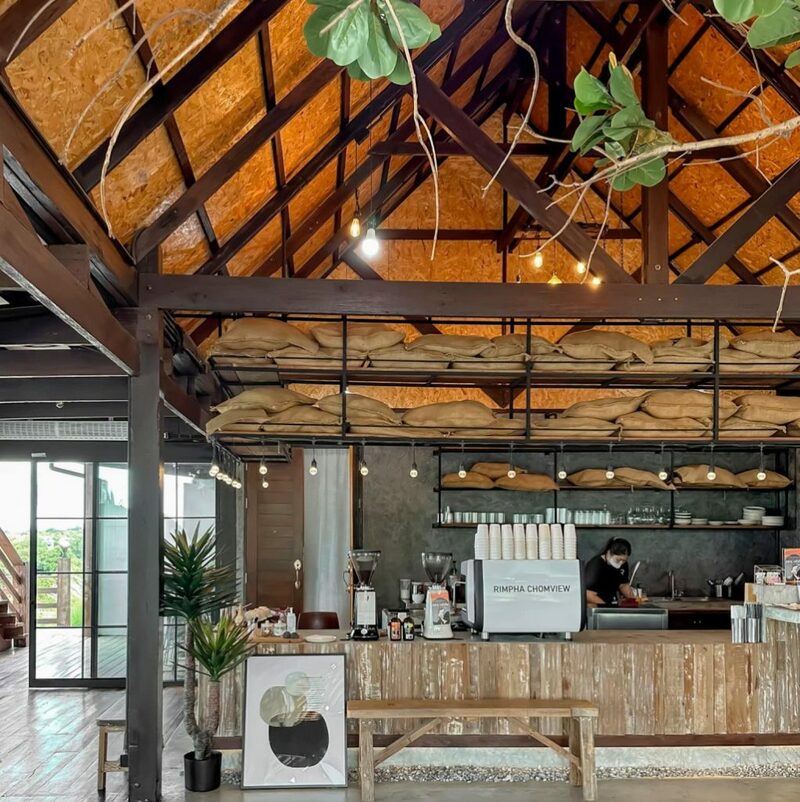 1d+ day artist, air space, air space hua hin, bamp beach & cafe, bamp cafe, bella costa, bonnie on the beach, coco & coff, drip rim lay, drip rim lay huahin, eureka beach cafe, eureka nitro coffee, iko camp & cafe, matapita, matapita cafe, memory house cafe, memory house cafe huahin, molley coffee stand, oneddayartist, pineapple surf club, rimpha chomview, s&039;more cafe, skoop beach café, sugar bloom, the moment cafe and craft, tumlay cafe & bar, tumlay cafe & bar huahin, turtle bay, turtle bay hua hin, คาเฟ่หัวหิน, คาเฟ่หัวหิน 2023, คาเฟ่หัวหิน 2024, คาเฟ่หัวหิน 2566, คาเฟ่หัวหิน 2567, คาเฟ่ใกล้ฉัน, ชูก้าบลูม คาเฟ่, บ้านใกล้วัง, บ้านใกล้วัง หัวหิน, ประจวบคีรีขันธ์ คาเฟ่, ยูเรก้าบีชคาเฟ่, ร้านอาหารไทย หัวหิน, ริมผาชมวิว, วังไกลกังวล, หัวหิน, หัวหิน 2024, อีโก้ แคมป์ แอนด์ คาเฟ่, เซิร์ฟคลับ หัวหิน, เดอะโมเม้นคาเฟ่, เมมโมรี่เฮ้าส์, โรงแรม veranda, top 20+ คาเฟ่หัวหิน [กรกฎาคม 2024] นั่งจิบกาแฟเย็น ๆ รับลมริมทะเลฟิน ๆ พร้อมมุมถ่ายรูปสุดจึ้ง!