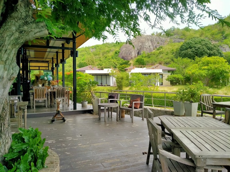 1d+ day artist, air space, air space hua hin, bamp beach & cafe, bamp cafe, bella costa, bonnie on the beach, coco & coff, drip rim lay, drip rim lay huahin, eureka beach cafe, eureka nitro coffee, iko camp & cafe, matapita, matapita cafe, memory house cafe, memory house cafe huahin, molley coffee stand, oneddayartist, pineapple surf club, rimpha chomview, s&039;more cafe, skoop beach café, sugar bloom, the moment cafe and craft, tumlay cafe & bar, tumlay cafe & bar huahin, turtle bay, turtle bay hua hin, คาเฟ่หัวหิน, คาเฟ่หัวหิน 2023, คาเฟ่หัวหิน 2024, คาเฟ่หัวหิน 2566, คาเฟ่หัวหิน 2567, คาเฟ่ใกล้ฉัน, ชูก้าบลูม คาเฟ่, บ้านใกล้วัง, บ้านใกล้วัง หัวหิน, ประจวบคีรีขันธ์ คาเฟ่, ยูเรก้าบีชคาเฟ่, ร้านอาหารไทย หัวหิน, ริมผาชมวิว, วังไกลกังวล, หัวหิน, หัวหิน 2024, อีโก้ แคมป์ แอนด์ คาเฟ่, เซิร์ฟคลับ หัวหิน, เดอะโมเม้นคาเฟ่, เมมโมรี่เฮ้าส์, โรงแรม veranda, top 20+ คาเฟ่หัวหิน [กรกฎาคม 2024] นั่งจิบกาแฟเย็น ๆ รับลมริมทะเลฟิน ๆ พร้อมมุมถ่ายรูปสุดจึ้ง!