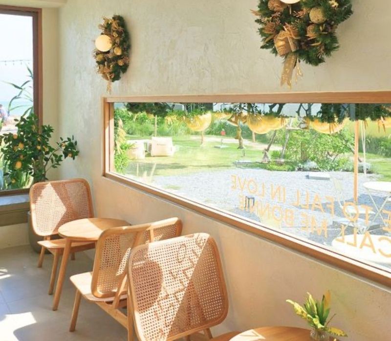 1d+ day artist, air space, air space hua hin, bamp beach & cafe, bamp cafe, bella costa, bonnie on the beach, coco & coff, drip rim lay, drip rim lay huahin, eureka beach cafe, eureka nitro coffee, iko camp & cafe, matapita, matapita cafe, memory house cafe, memory house cafe huahin, molley coffee stand, oneddayartist, pineapple surf club, rimpha chomview, s&039;more cafe, skoop beach café, sugar bloom, the moment cafe and craft, tumlay cafe & bar, tumlay cafe & bar huahin, turtle bay, turtle bay hua hin, คาเฟ่หัวหิน, คาเฟ่หัวหิน 2023, คาเฟ่หัวหิน 2024, คาเฟ่หัวหิน 2566, คาเฟ่หัวหิน 2567, คาเฟ่ใกล้ฉัน, ชูก้าบลูม คาเฟ่, บ้านใกล้วัง, บ้านใกล้วัง หัวหิน, ประจวบคีรีขันธ์ คาเฟ่, ยูเรก้าบีชคาเฟ่, ร้านอาหารไทย หัวหิน, ริมผาชมวิว, วังไกลกังวล, หัวหิน, หัวหิน 2024, อีโก้ แคมป์ แอนด์ คาเฟ่, เซิร์ฟคลับ หัวหิน, เดอะโมเม้นคาเฟ่, เมมโมรี่เฮ้าส์, โรงแรม veranda, top 20+ คาเฟ่หัวหิน [กรกฎาคม 2024] นั่งจิบกาแฟเย็น ๆ รับลมริมทะเลฟิน ๆ พร้อมมุมถ่ายรูปสุดจึ้ง!