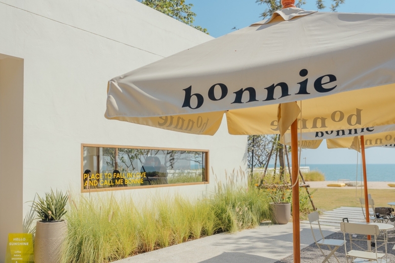 1d+ day artist, air space, air space hua hin, bamp beach & cafe, bamp cafe, bella costa, bonnie on the beach, coco & coff, drip rim lay, drip rim lay huahin, eureka beach cafe, eureka nitro coffee, iko camp & cafe, matapita, matapita cafe, memory house cafe, memory house cafe huahin, molley coffee stand, oneddayartist, pineapple surf club, rimpha chomview, s&039;more cafe, skoop beach café, sugar bloom, the moment cafe and craft, tumlay cafe & bar, tumlay cafe & bar huahin, turtle bay, turtle bay hua hin, คาเฟ่หัวหิน, คาเฟ่หัวหิน 2023, คาเฟ่หัวหิน 2024, คาเฟ่หัวหิน 2566, คาเฟ่หัวหิน 2567, คาเฟ่ใกล้ฉัน, ชูก้าบลูม คาเฟ่, บ้านใกล้วัง, บ้านใกล้วัง หัวหิน, ประจวบคีรีขันธ์ คาเฟ่, ยูเรก้าบีชคาเฟ่, ร้านอาหารไทย หัวหิน, ริมผาชมวิว, วังไกลกังวล, หัวหิน, หัวหิน 2024, อีโก้ แคมป์ แอนด์ คาเฟ่, เซิร์ฟคลับ หัวหิน, เดอะโมเม้นคาเฟ่, เมมโมรี่เฮ้าส์, โรงแรม veranda, top 20+ คาเฟ่หัวหิน [กรกฎาคม 2024] นั่งจิบกาแฟเย็น ๆ รับลมริมทะเลฟิน ๆ พร้อมมุมถ่ายรูปสุดจึ้ง!