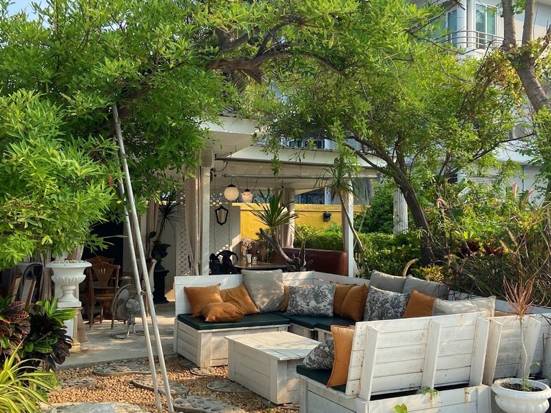 1d+ day artist, air space, air space hua hin, bamp beach & cafe, bamp cafe, bella costa, bonnie on the beach, coco & coff, drip rim lay, drip rim lay huahin, eureka beach cafe, eureka nitro coffee, iko camp & cafe, matapita, matapita cafe, memory house cafe, memory house cafe huahin, molley coffee stand, oneddayartist, pineapple surf club, rimpha chomview, s&039;more cafe, skoop beach café, sugar bloom, the moment cafe and craft, tumlay cafe & bar, tumlay cafe & bar huahin, turtle bay, turtle bay hua hin, คาเฟ่หัวหิน, คาเฟ่หัวหิน 2023, คาเฟ่หัวหิน 2024, คาเฟ่หัวหิน 2566, คาเฟ่หัวหิน 2567, คาเฟ่ใกล้ฉัน, ชูก้าบลูม คาเฟ่, บ้านใกล้วัง, บ้านใกล้วัง หัวหิน, ประจวบคีรีขันธ์ คาเฟ่, ยูเรก้าบีชคาเฟ่, ร้านอาหารไทย หัวหิน, ริมผาชมวิว, วังไกลกังวล, หัวหิน, หัวหิน 2024, อีโก้ แคมป์ แอนด์ คาเฟ่, เซิร์ฟคลับ หัวหิน, เดอะโมเม้นคาเฟ่, เมมโมรี่เฮ้าส์, โรงแรม veranda, top 20+ คาเฟ่หัวหิน [กรกฎาคม 2024] นั่งจิบกาแฟเย็น ๆ รับลมริมทะเลฟิน ๆ พร้อมมุมถ่ายรูปสุดจึ้ง!