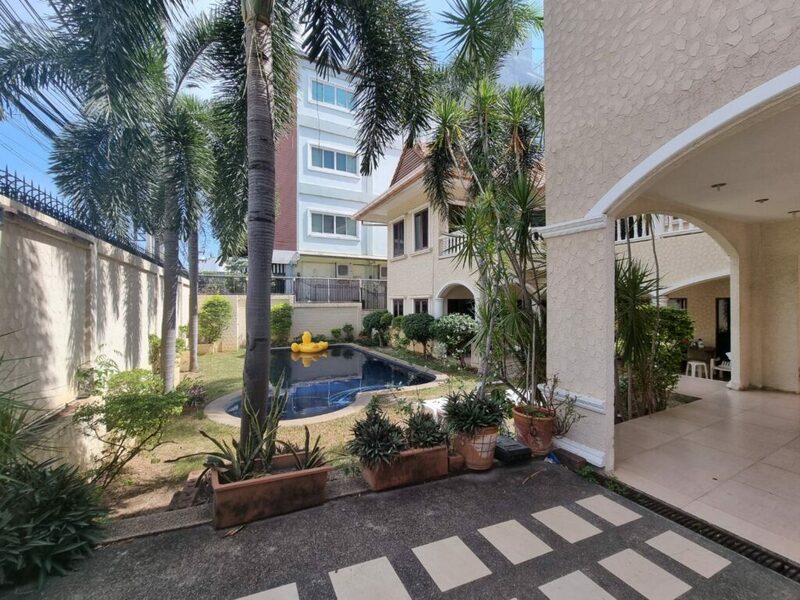 บ้านพัก lovely grand hill pattaya ใกล้ทะเล บรรยากาศดี 2024