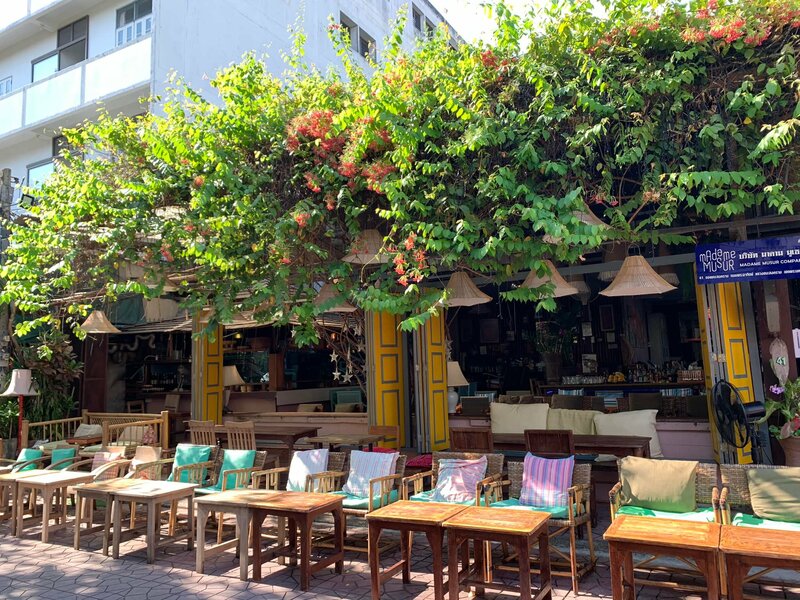 top 10+ ร้านน่านั่งย่านข้าวสาร เหมาะ hangout กับเพื่อนรู้ใจ พิกัดนี้สายปาร์ตี้ไม่ควรพลาด