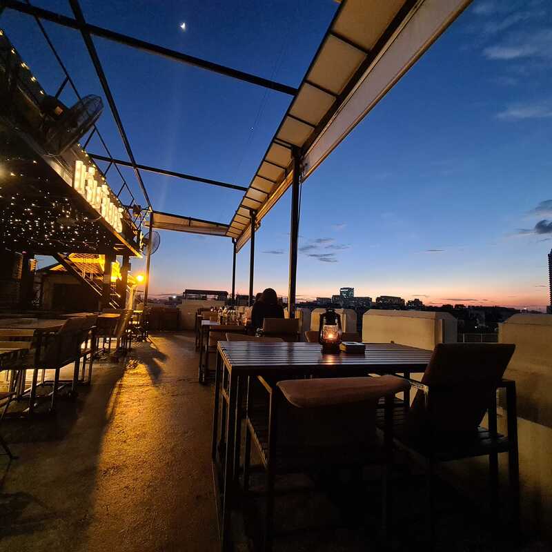 top 10+ ร้านน่านั่งย่านข้าวสาร เหมาะ hangout กับเพื่อนรู้ใจ พิกัดนี้สายปาร์ตี้ไม่ควรพลาด