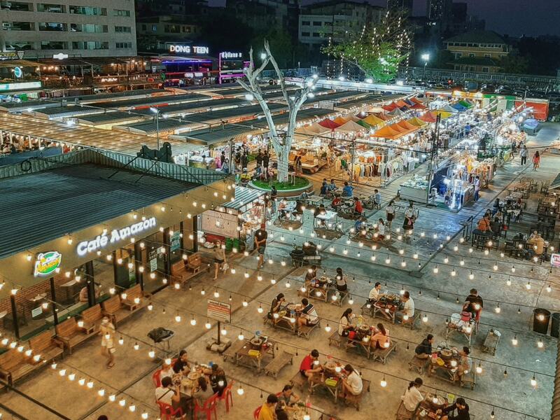 รวม 12 ตลาดนัดกลางคืน แหล่งกิน แหล่งชิม แหล่งช็อปแบบสุดฟินยามค่ำคืน!