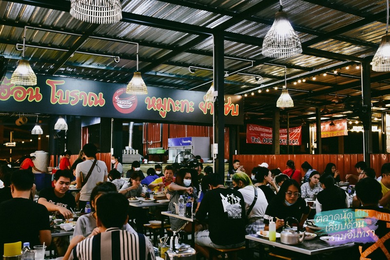 รวม 12 ตลาดนัดกลางคืน แหล่งกิน แหล่งชิม แหล่งช็อปแบบสุดฟินยามค่ำคืน!