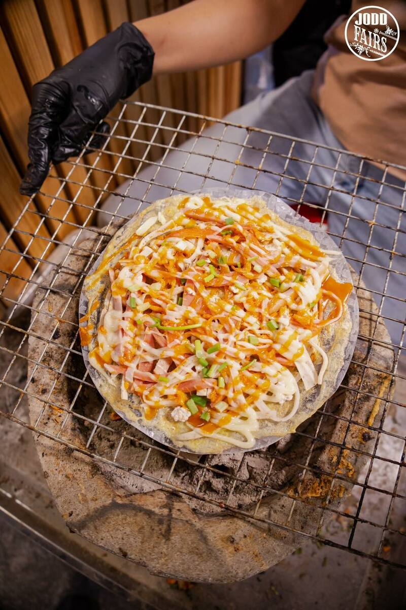 รวม 12 ตลาดนัดกลางคืน แหล่งกิน แหล่งชิม แหล่งช็อปแบบสุดฟินยามค่ำคืน!