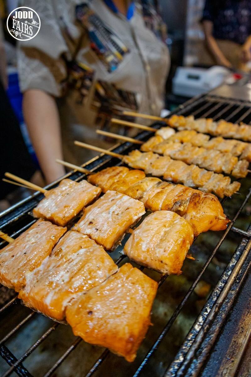 รวม 12 ตลาดนัดกลางคืน แหล่งกิน แหล่งชิม แหล่งช็อปแบบสุดฟินยามค่ำคืน!