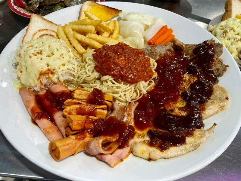 รวม 12 ตลาดนัดกลางคืน แหล่งกิน แหล่งชิม แหล่งช็อปแบบสุดฟินยามค่ำคืน!