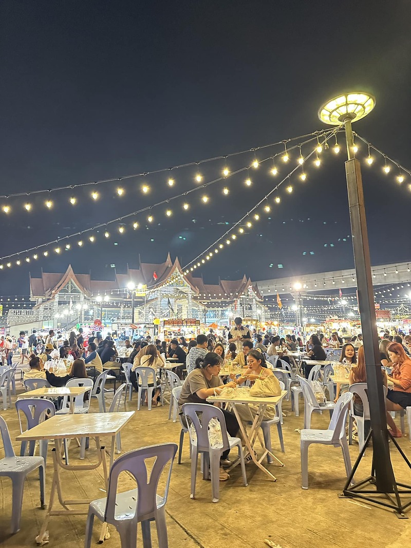 รวม 12 ตลาดนัดกลางคืน แหล่งกิน แหล่งชิม แหล่งช็อปแบบสุดฟินยามค่ำคืน!