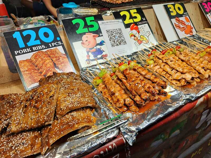 รวม 12 ตลาดนัดกลางคืน แหล่งกิน แหล่งชิม แหล่งช็อปแบบสุดฟินยามค่ำคืน!
