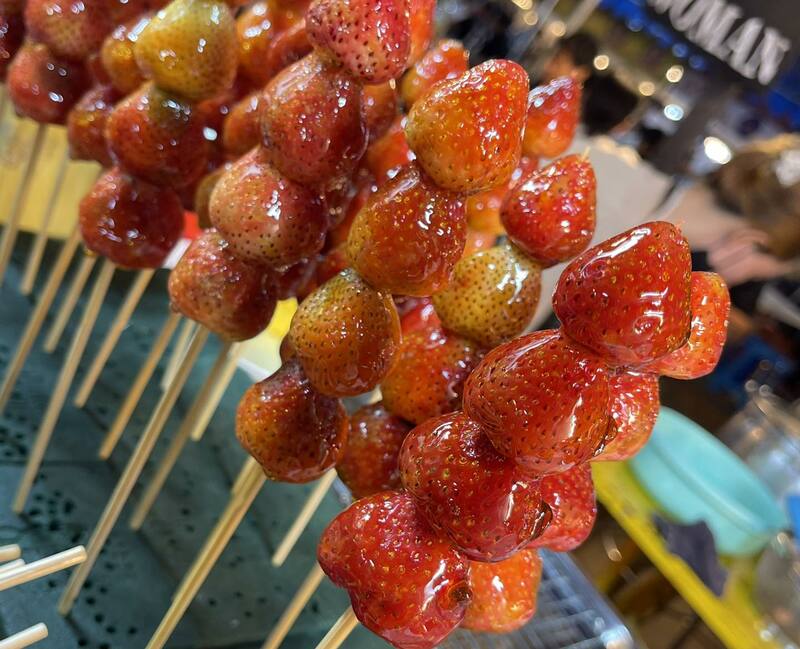 รวม 12 ตลาดนัดกลางคืน แหล่งกิน แหล่งชิม แหล่งช็อปแบบสุดฟินยามค่ำคืน!