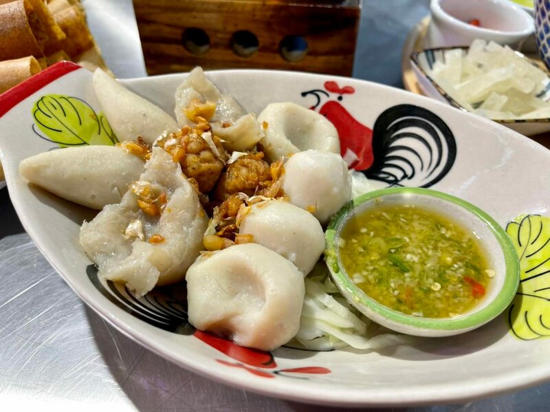 รวม 12 ตลาดนัดกลางคืน แหล่งกิน แหล่งชิม แหล่งช็อปแบบสุดฟินยามค่ำคืน!