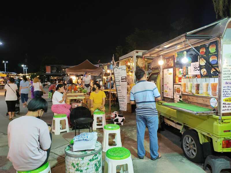 รวม 12 ตลาดนัดกลางคืน แหล่งกิน แหล่งชิม แหล่งช็อปแบบสุดฟินยามค่ำคืน!