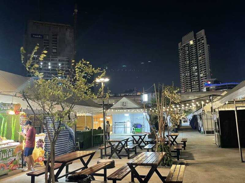 รวม 12 ตลาดนัดกลางคืน แหล่งกิน แหล่งชิม แหล่งช็อปแบบสุดฟินยามค่ำคืน!