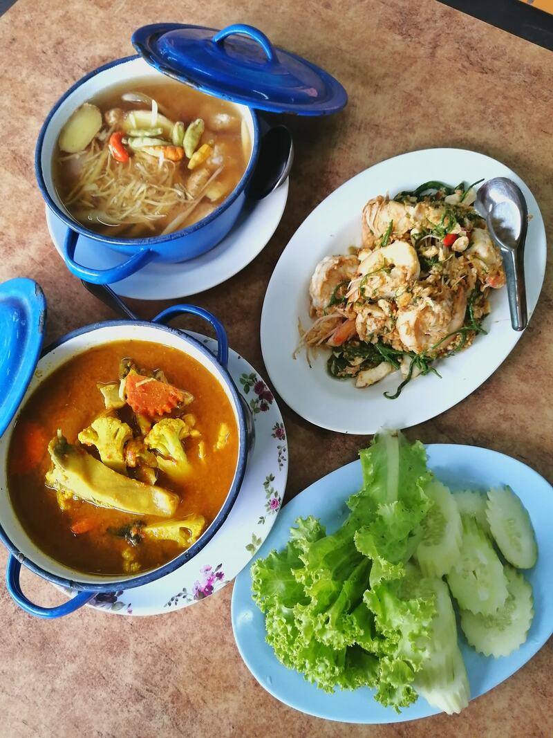 รวมร้านอาหารภูเก็ต 2567 ร้านอร่อย ร้านดัง ร้านอาหารเก่าแก่ ที่เมื่อไปภูเก็ตแล้วต้องแวะ!!