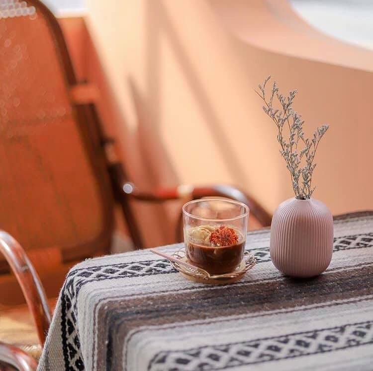 top 10+ คาเฟ่อารีย์ เน้นถ่ายรูปสวย บรรยากาศดีใกล้รถไฟฟ้า bts อารีย์