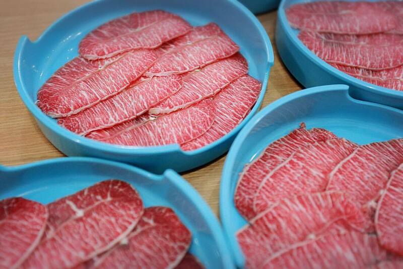 top 9+ ร้านบุฟเฟ่ต์ย่านสยามราคาไม่เเพง อิ่มคุมงบ 300 บาท++